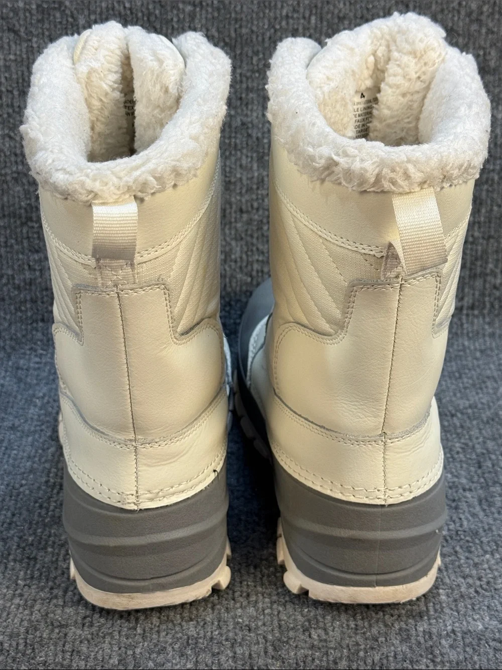 All In Motion Cream and Gray Quilted Lace-Up Winter Boots Size 4